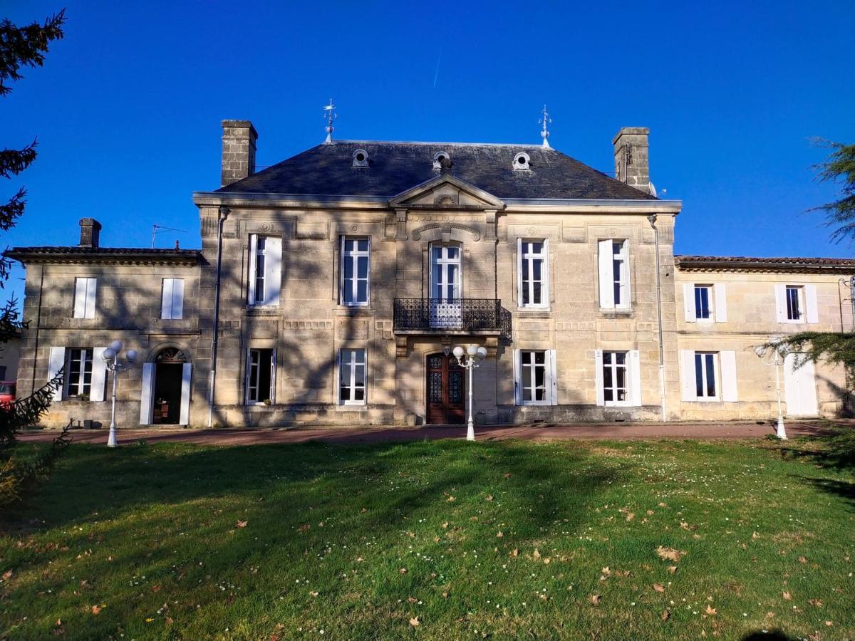 Chateau Begot Lansac  Экстерьер фото