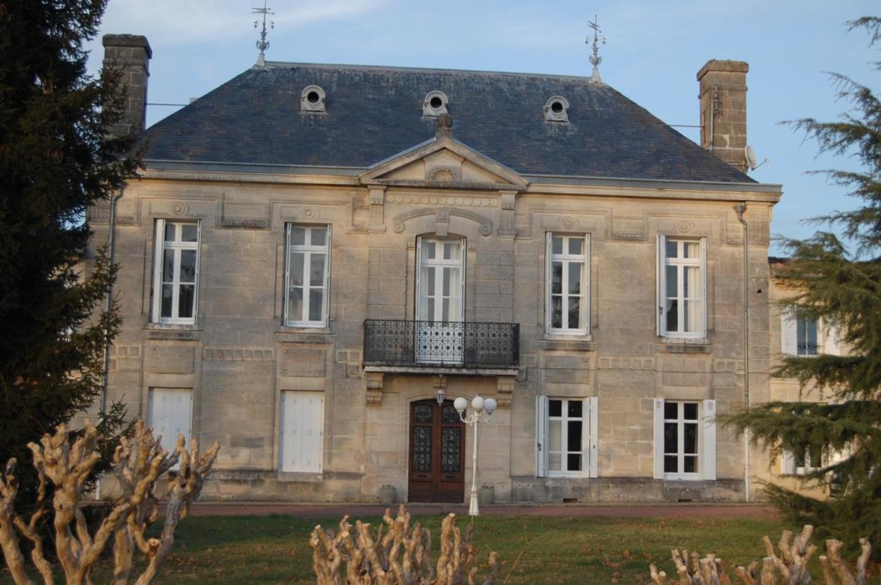 Chateau Begot Lansac  Экстерьер фото
