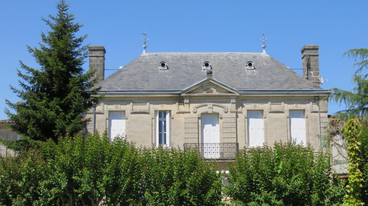 Chateau Begot Lansac  Экстерьер фото